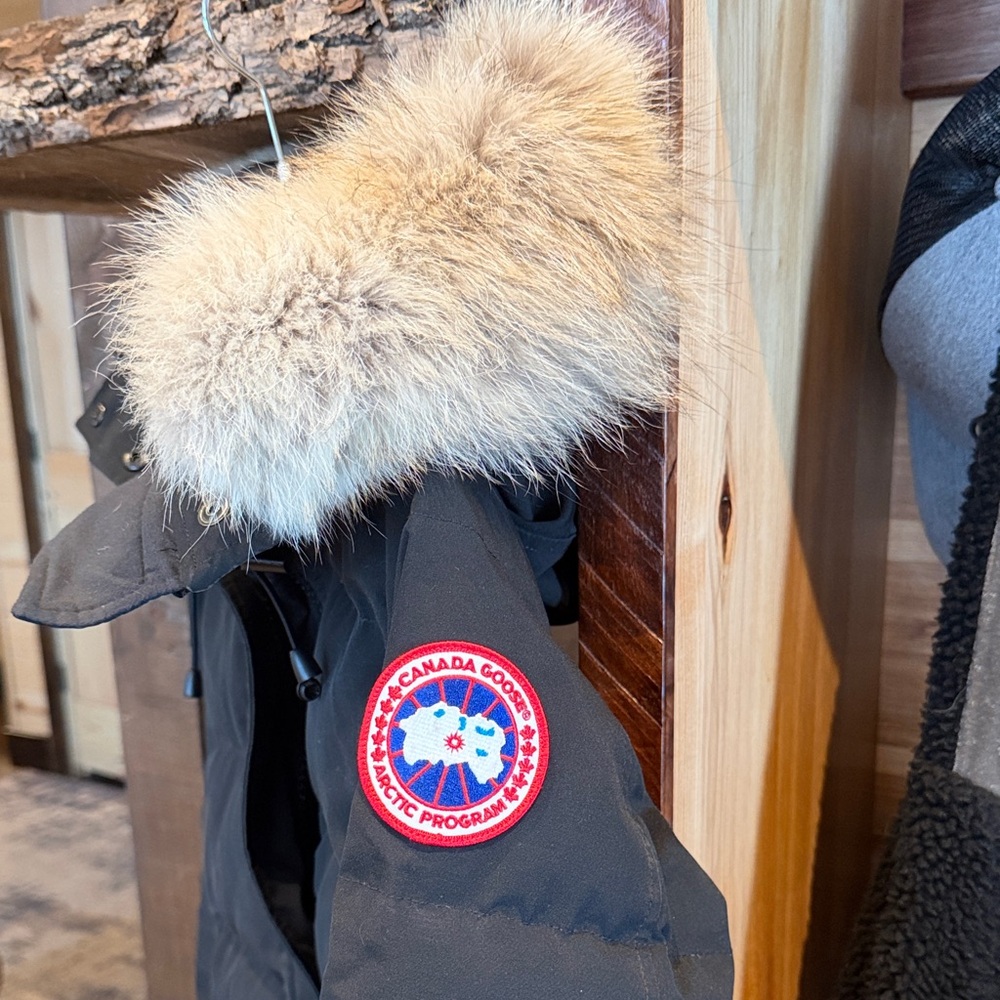 Canada Goose Shelburne Women’s Medium Black